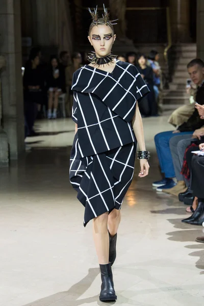 Look 4